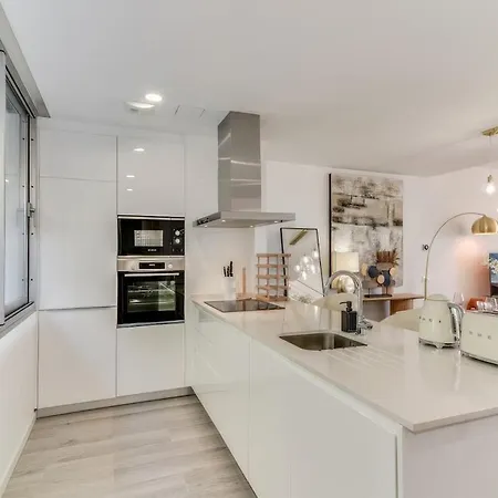 Oceana Townhouse - Cozy 3 Bed Home! 에스테포나
